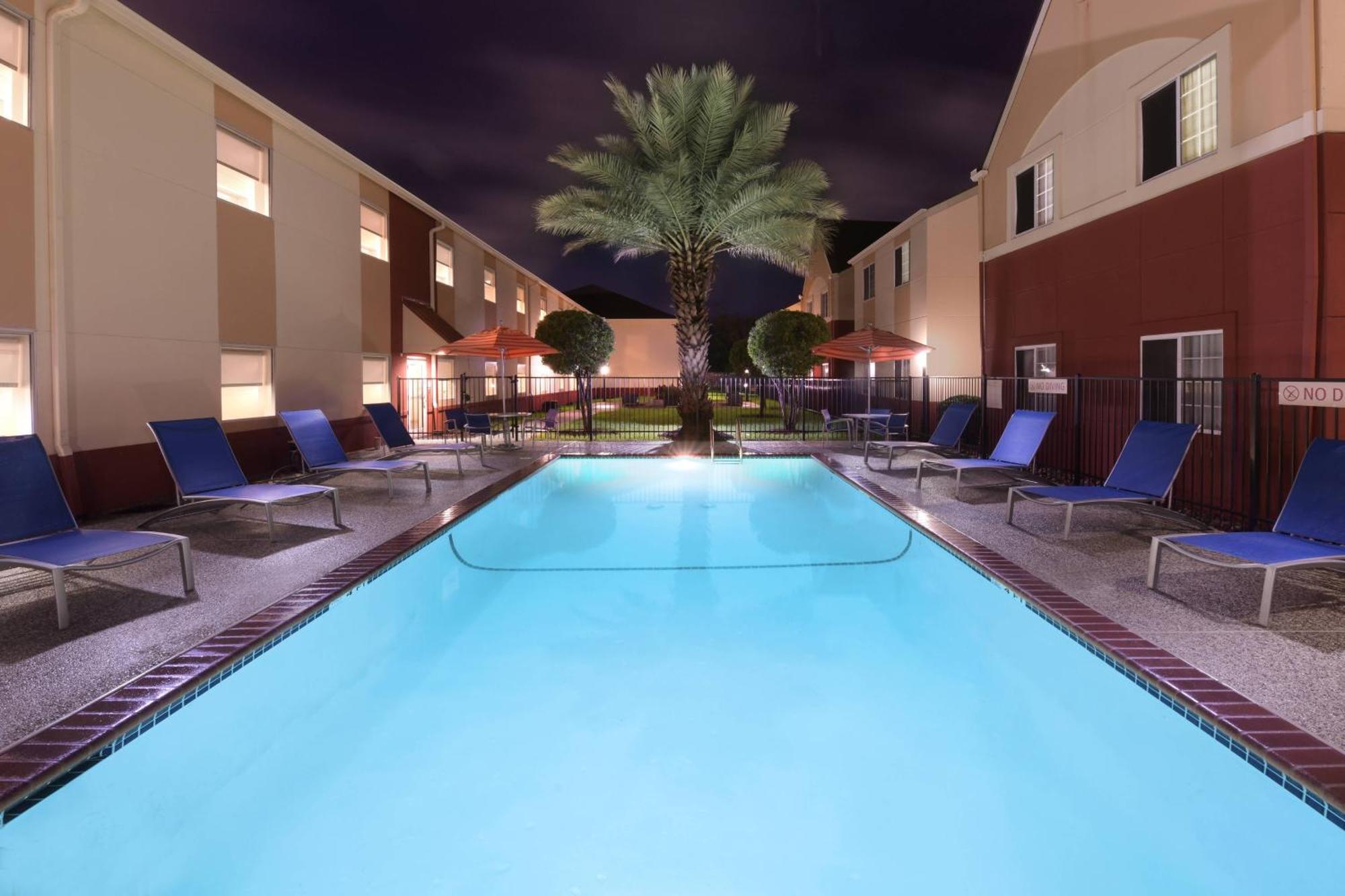 Towneplace Suites By Marriott Lake Jackson Clute Zewnętrze zdjęcie