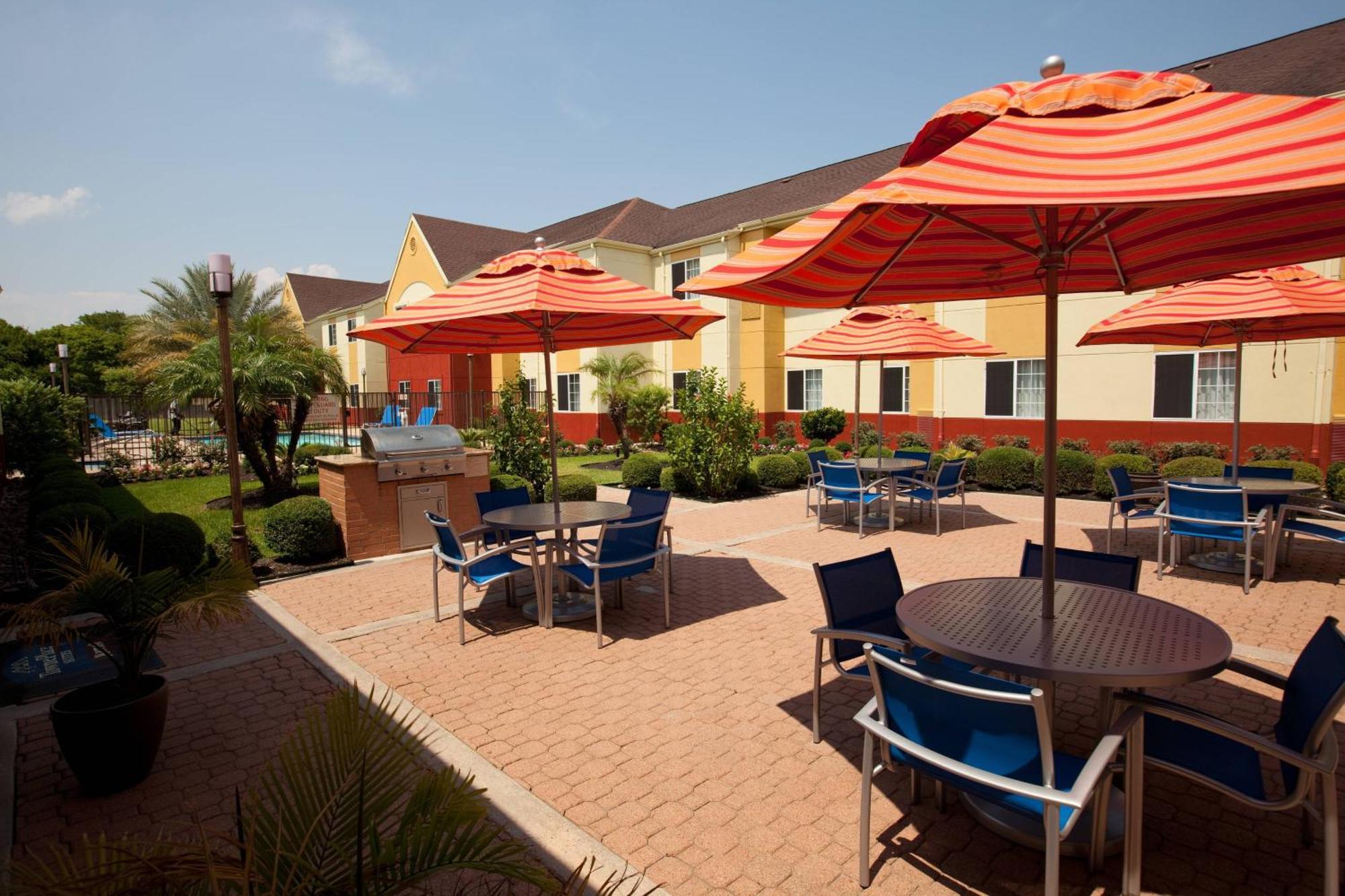 Towneplace Suites By Marriott Lake Jackson Clute Zewnętrze zdjęcie